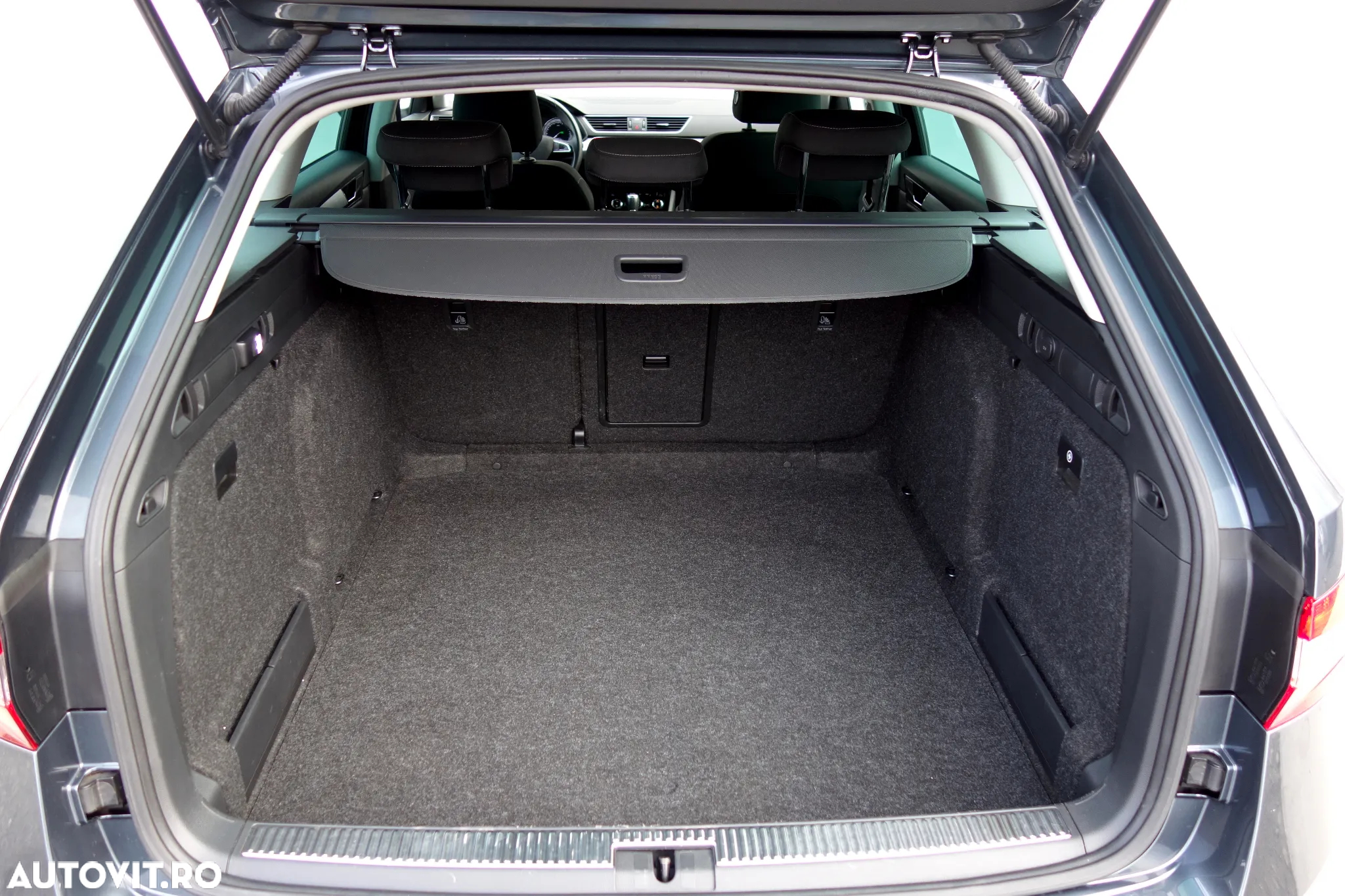 Skoda Superb Combi 2.0 TDI DSG Style - 8