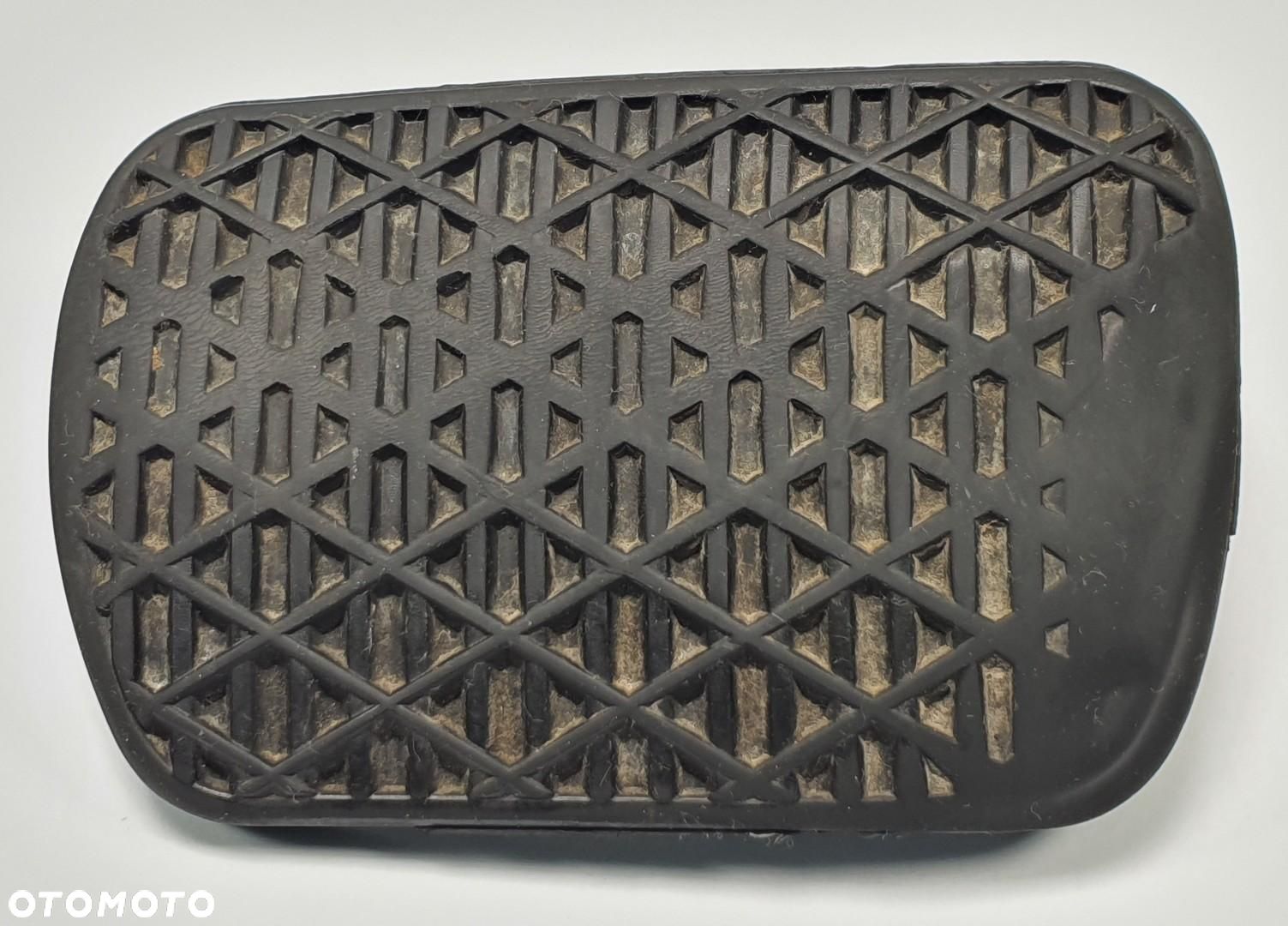 GUMA NAKŁADKA NA PEDAŁ HAMULCA MERCEDES ML W164 1232910082 - 1