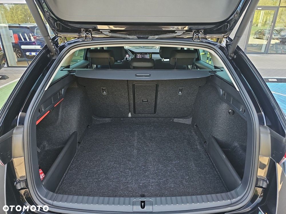 Skoda Octavia 1.5 TSI mHEV Selection DSG - 17