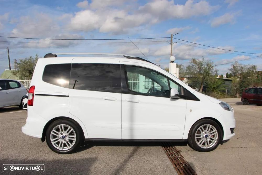 Ford Tourneo Courier 1.5 TDCi Titanium - 9