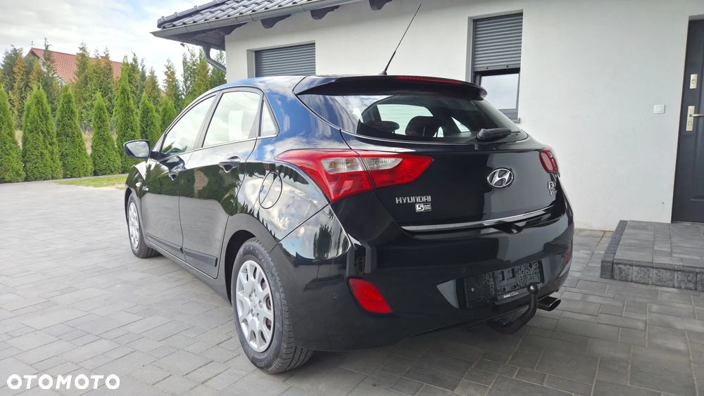 Hyundai i30 blue 1.6 GDI Trend - 18