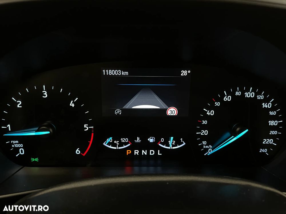 Ford Focus 1.5 EcoBlue Titanium - 28