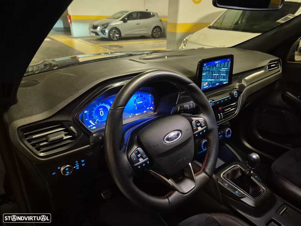 Ford Kuga 2.0 TDCi EcoBlue ST-Line - 25