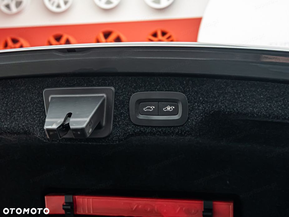 Volvo S90 D4 Inscription - 25