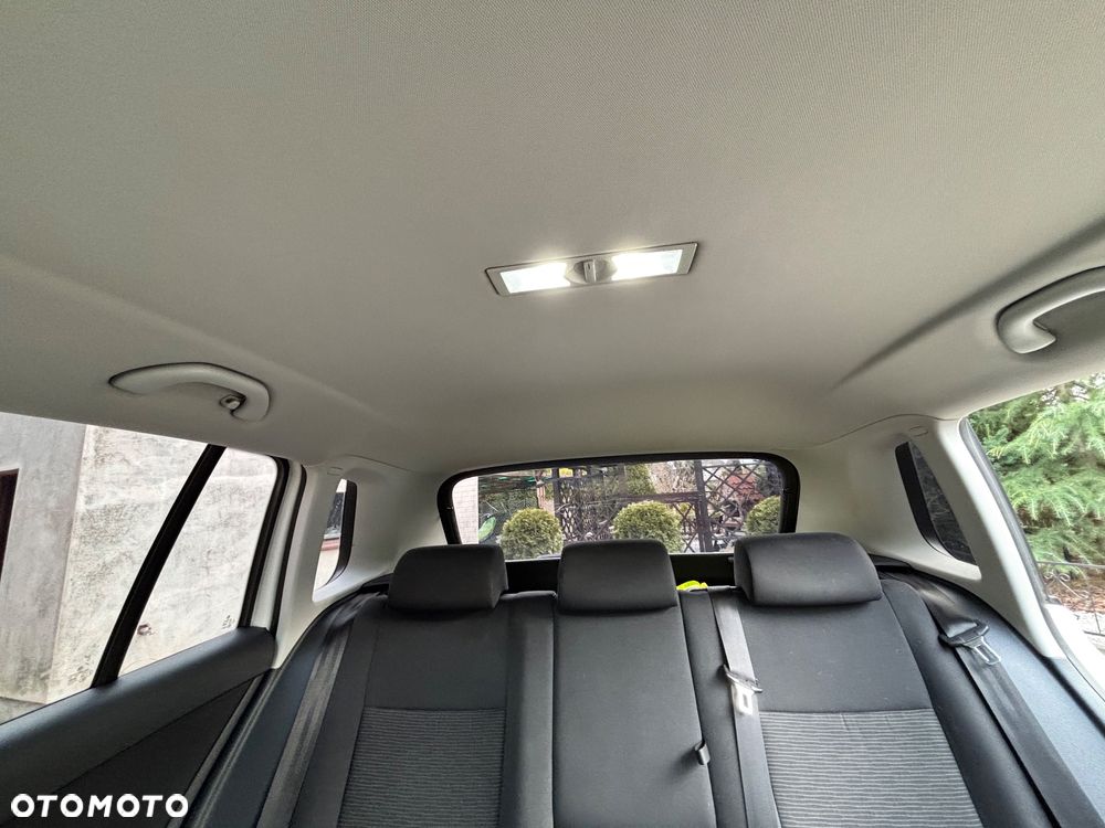 Volkswagen Tiguan - 11