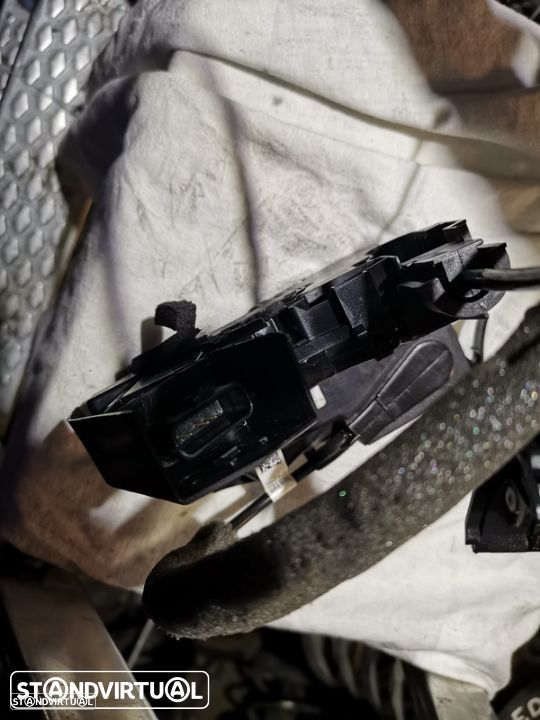 RENAULT MEGANE IV 4 FECHADURA FRENTE DIREITA - F016 - 2