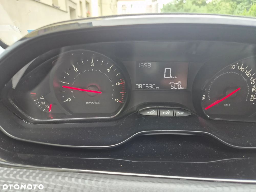 Peugeot 2008 1.2 Pure Tech Active - 7