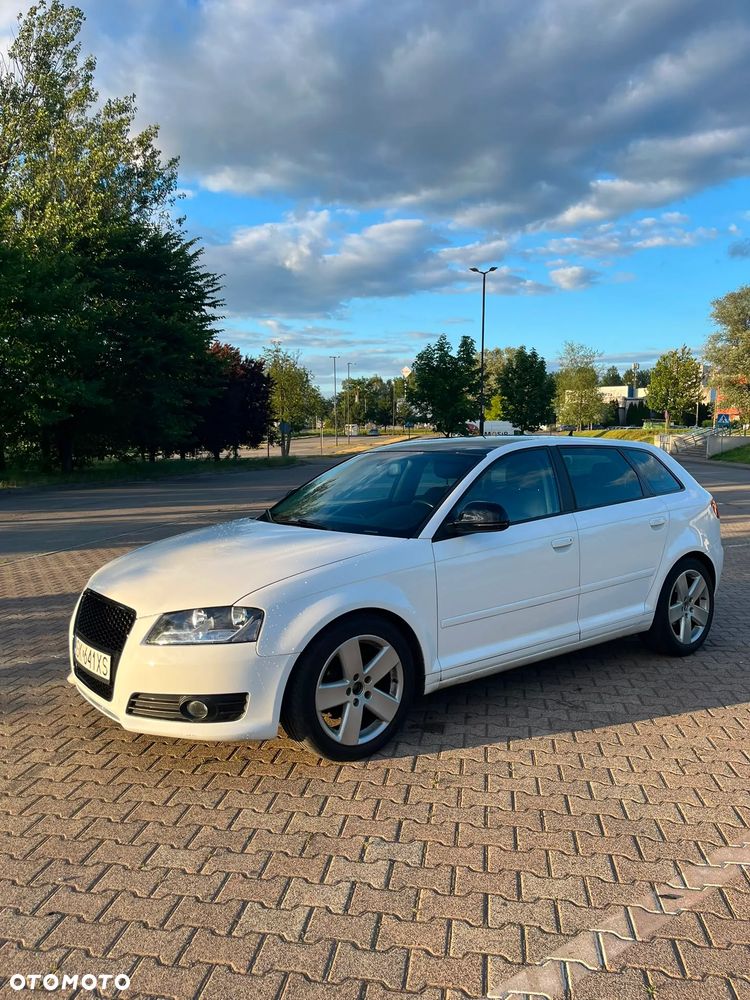 Audi A3 Sportback 1.9 TDI DPF S tronic Ambiente - 2