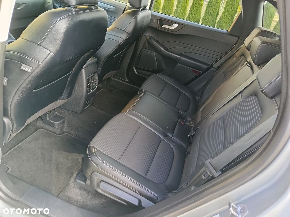 Ford Kuga - 25