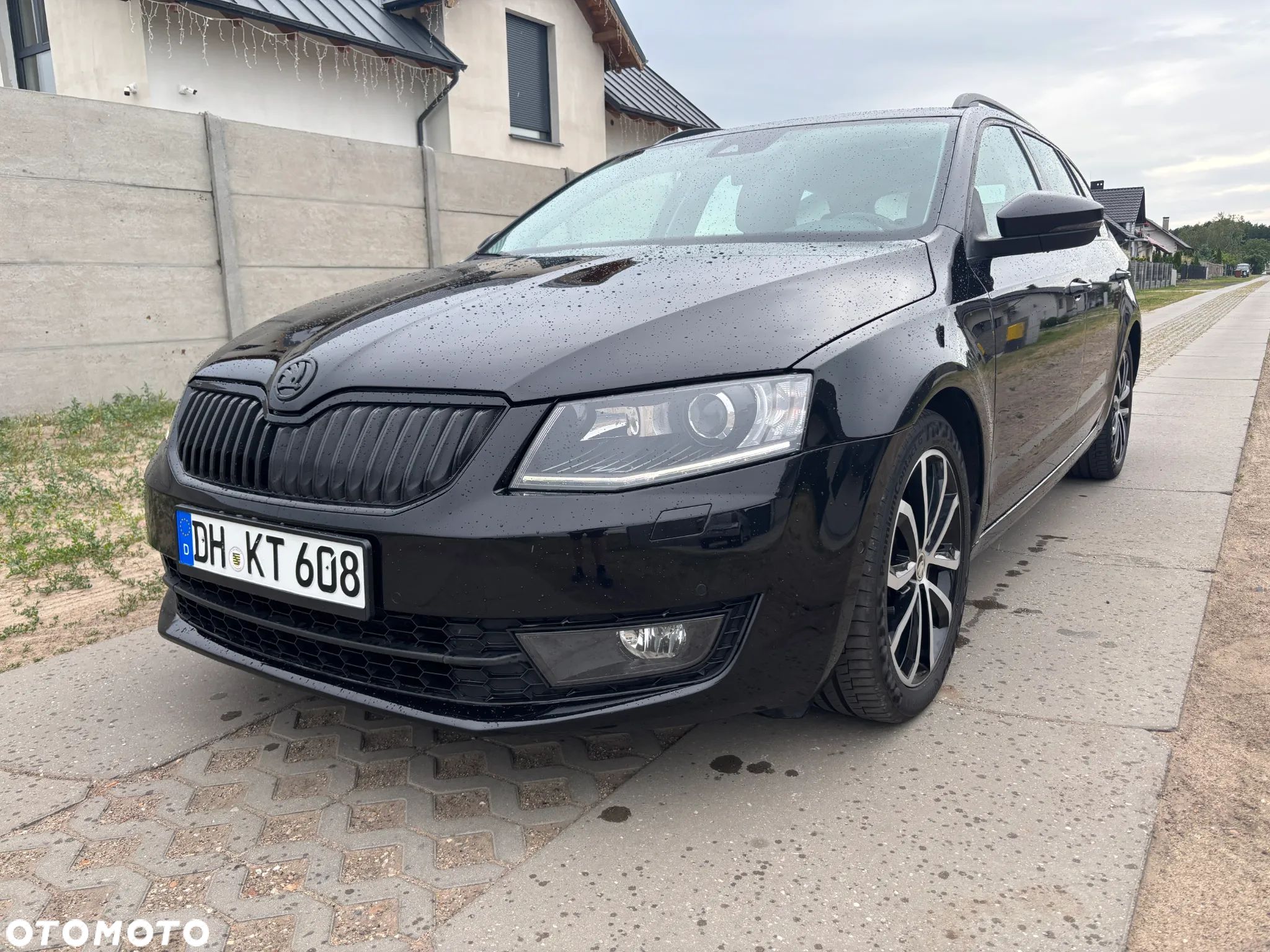 Skoda Octavia Combi 2.0 TDI DSG L&K - 1
