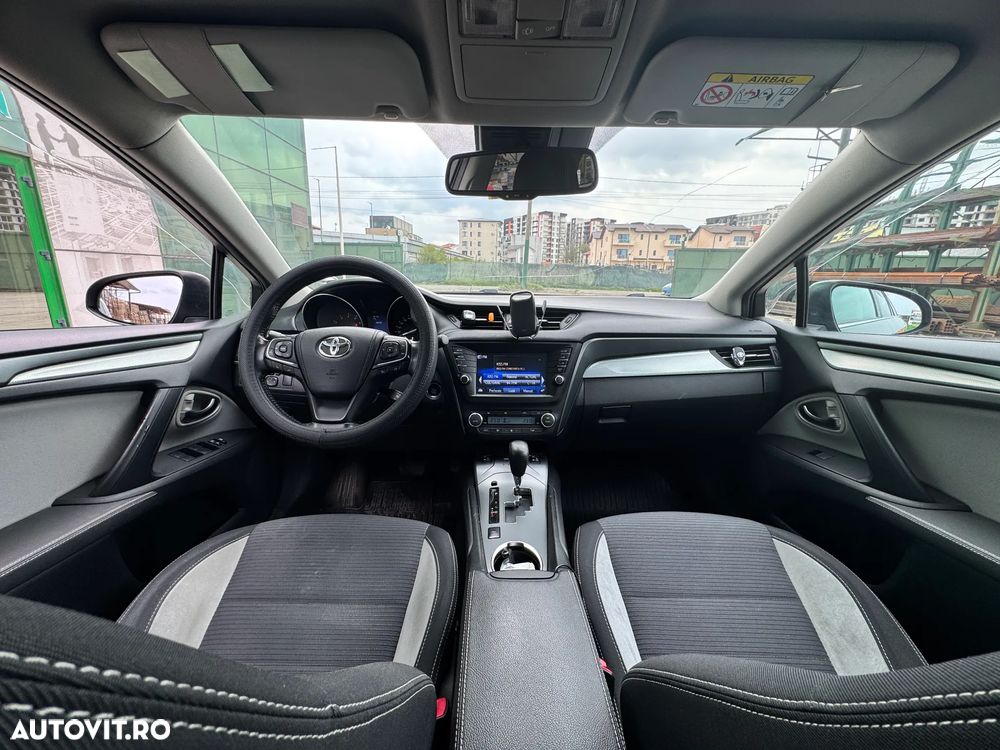 Toyota Avensis 1.8 Multidrive S Team Deutschland - 6