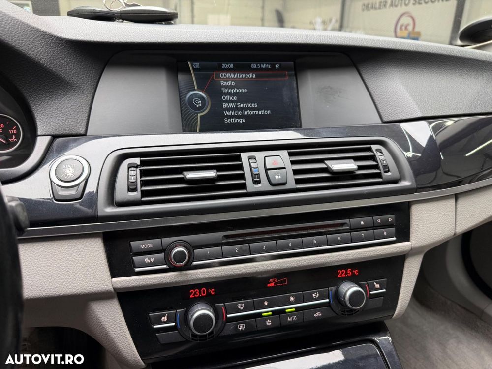 BMW Seria 5 523i Sport-Aut. - 9