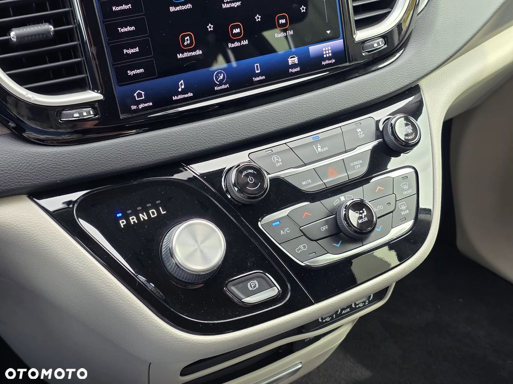 Chrysler Pacifica - 21