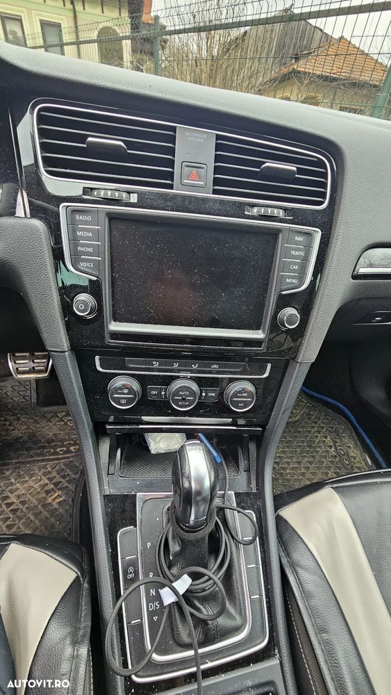 Volkswagen Golf 1.6 TDI DPF BMT DSG Comfortline - 3