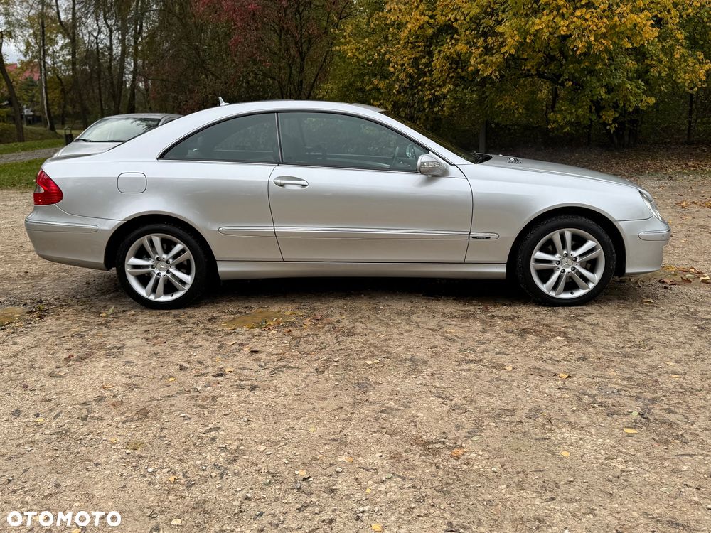 Mercedes-Benz CLK - 4