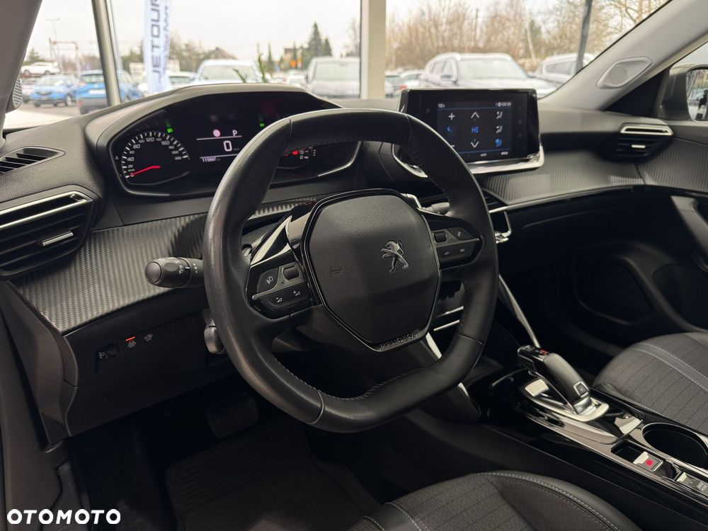 Peugeot 2008 - 8