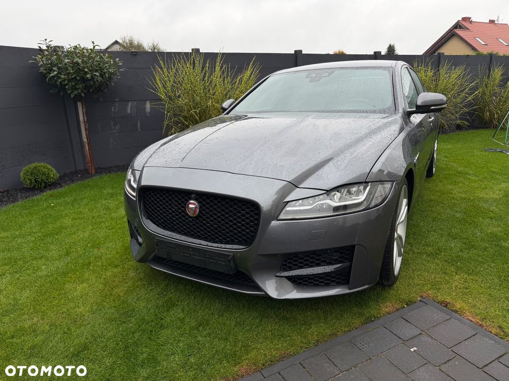 Jaguar XF - 7