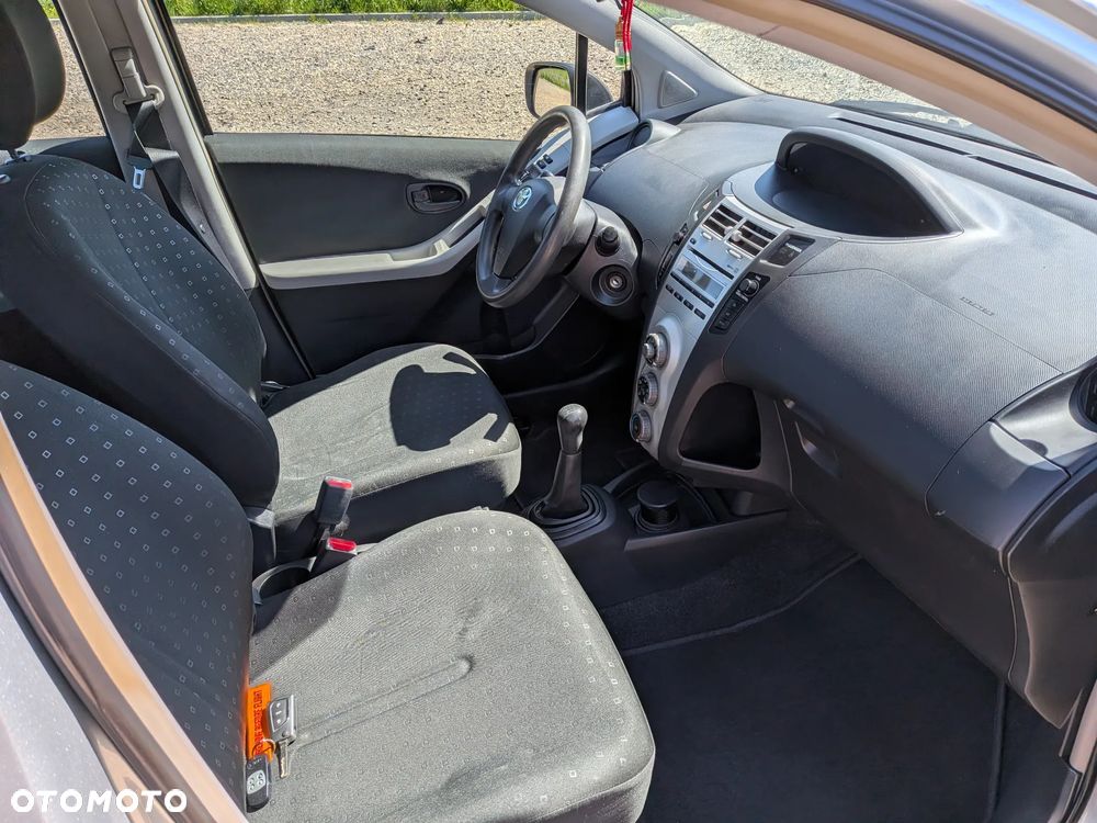 Toyota Yaris 1.0 Luna A/C - 22