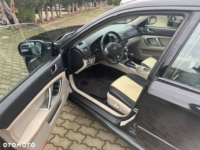 Subaru Legacy 2.0RC - 9