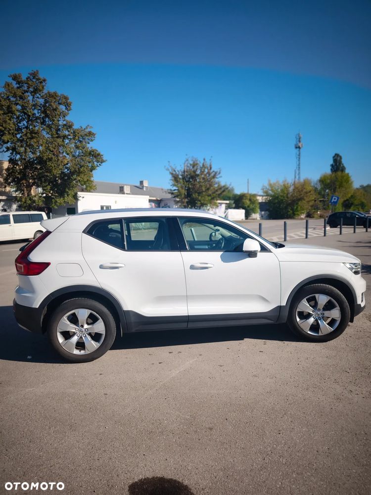 Volvo XC 40 T3 Momentum Pro - 3