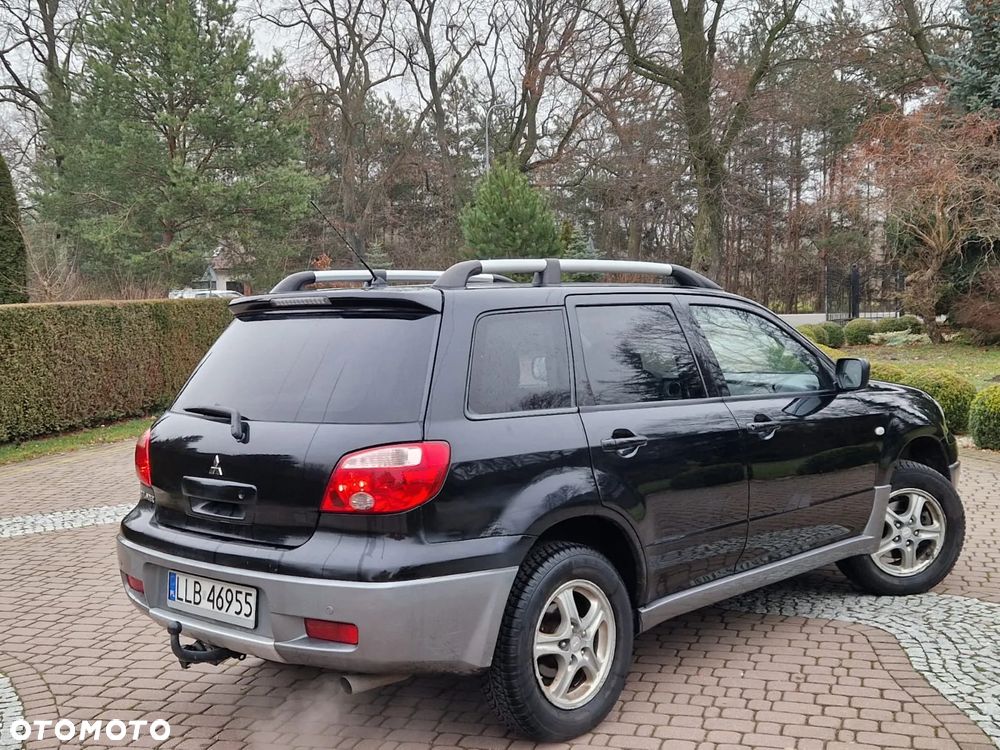 Mitsubishi Outlander - 12