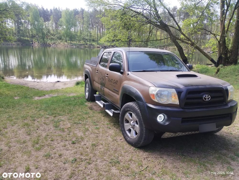 Toyota Tacoma - 14