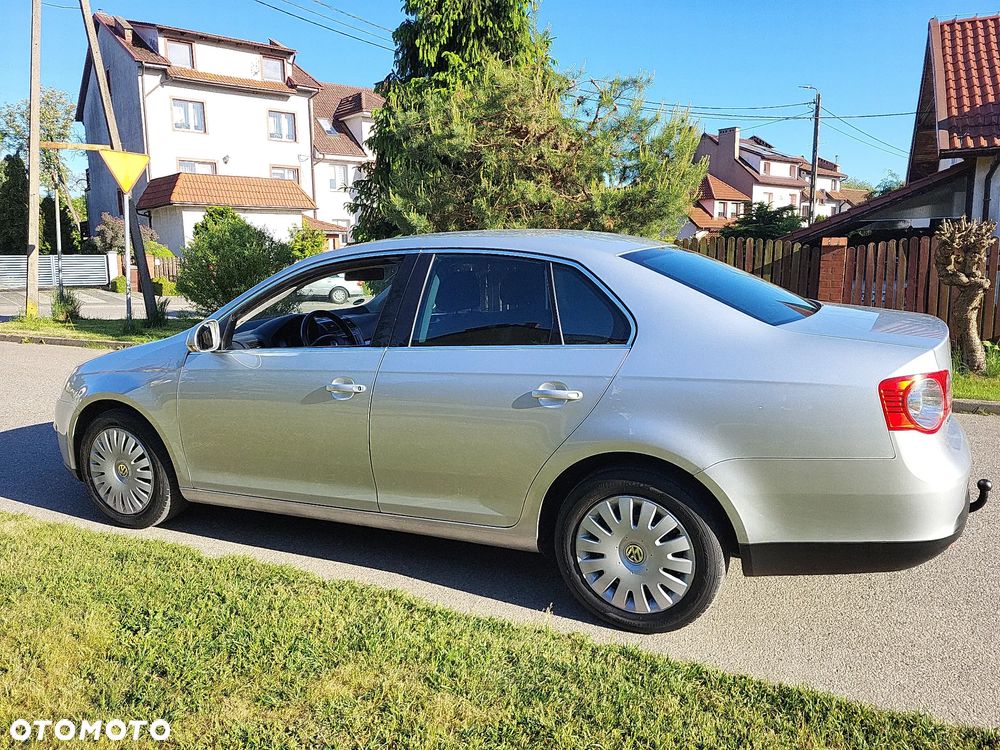 Volkswagen Jetta 1.9 TDI DPF Comfortline BlueMotion - 12