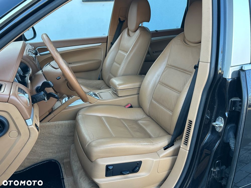 Porsche Cayenne - 14