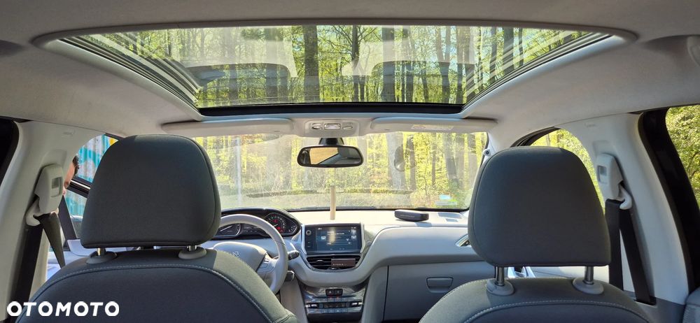 Peugeot 208 1.2 PureTech Allure - 23