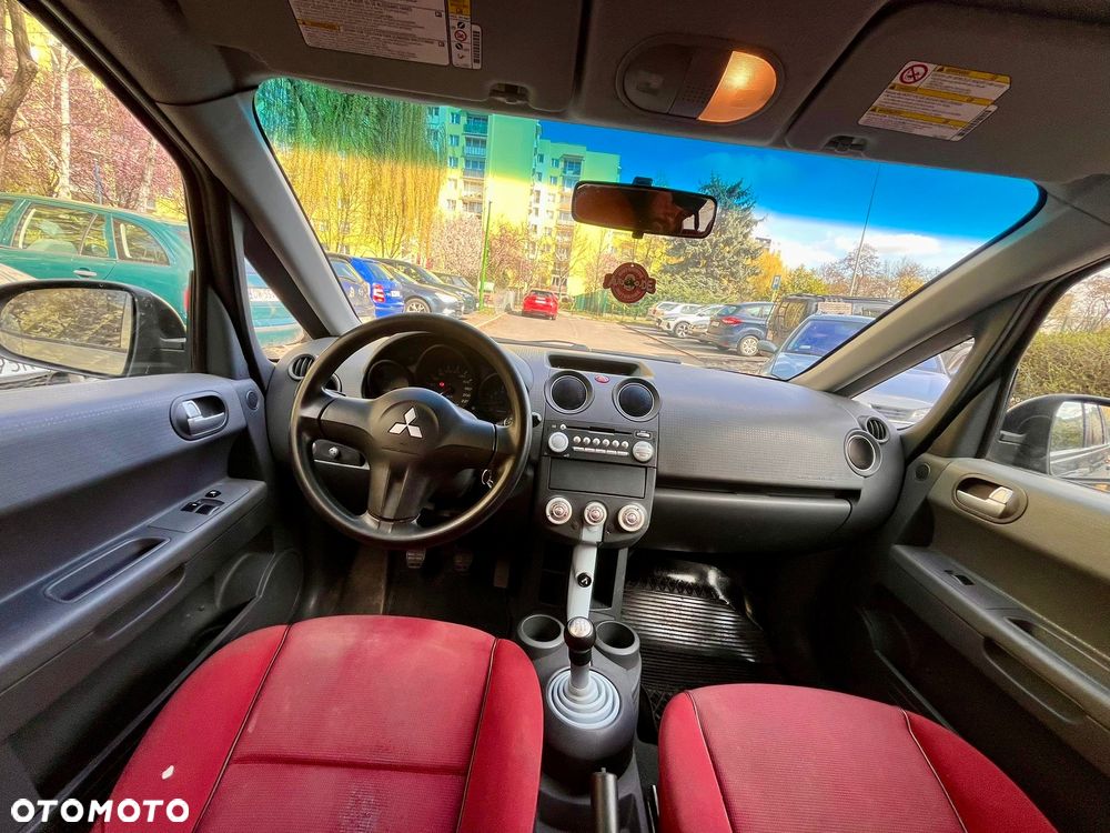 Mitsubishi Colt - 13
