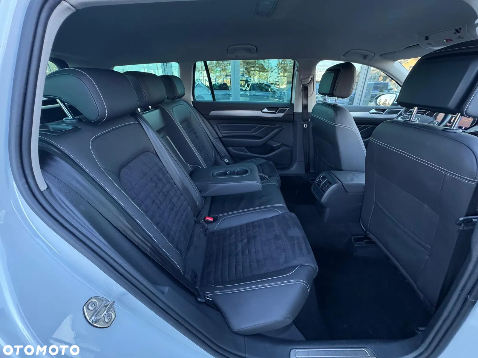 Volkswagen Passat 2.0 TDI 4Mot Elegance DSG - 26