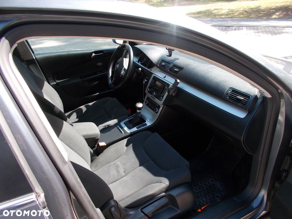 Volkswagen Passat Variant 1.6 TDI DPF BlueMot Comfortline - 9
