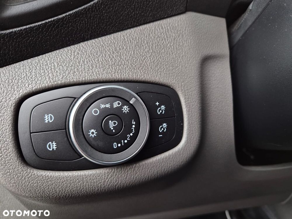 Ford Transit Connect - 10