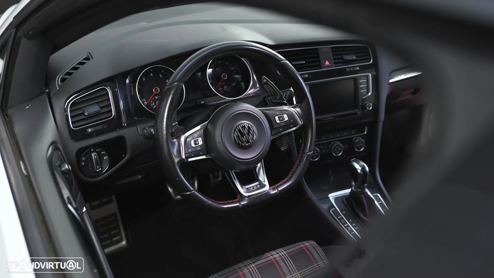VW Golf 2.0 TSi GTi DSG Performance - 44