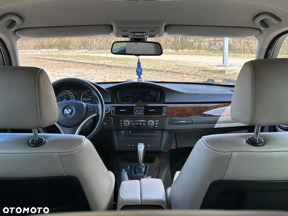 BMW Seria 3 320d xDrive DPF - 11