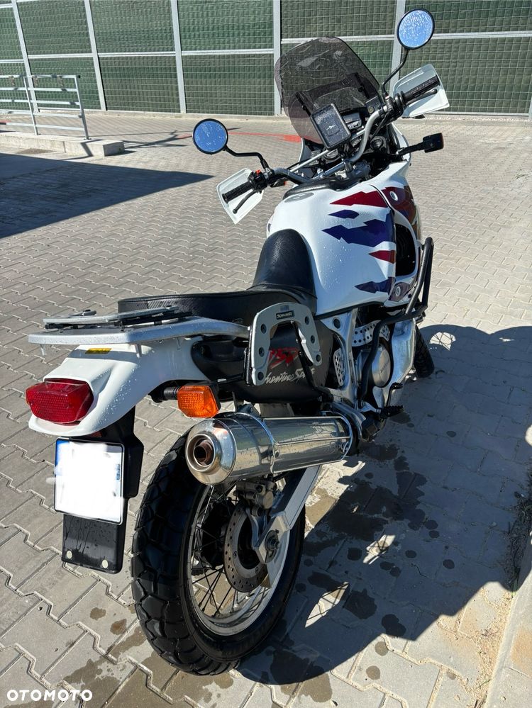 Honda XRV - 7
