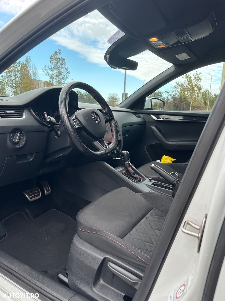 Skoda Octavia 2.0 TDI DSG 4X4 RS - 16