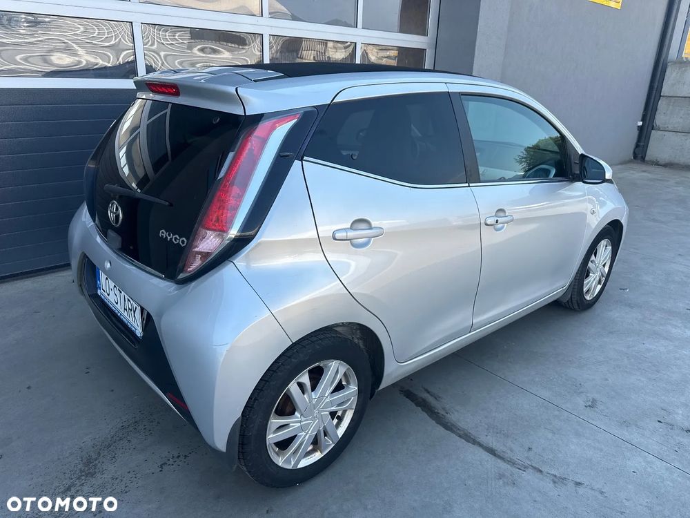 Toyota Aygo x-wave - 6