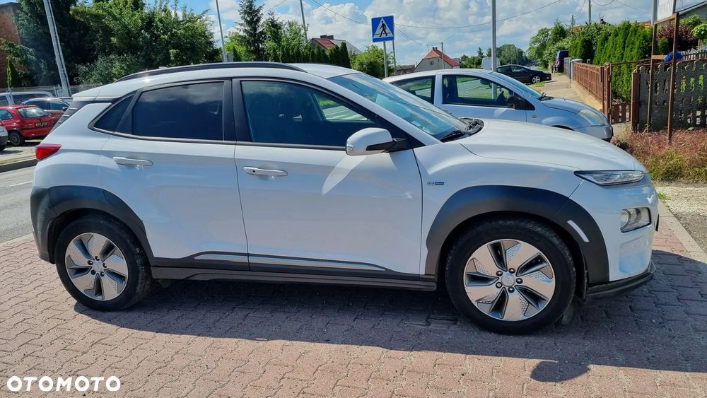 Hyundai Kona 64kWh Executive - 16