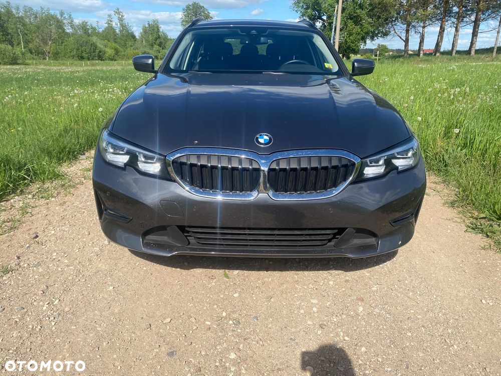 BMW Seria 3 318i - 5