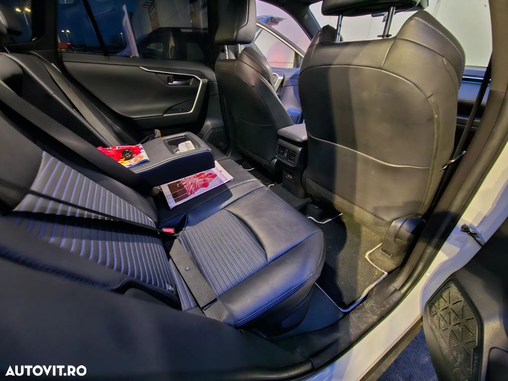 Toyota RAV4 2.5 VVT-iE 4x4 Luxury Plus - 12