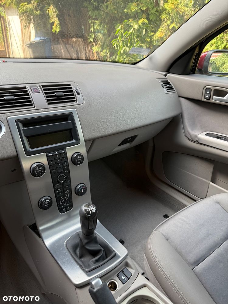 Volvo S40 2.0D Momentum - 13