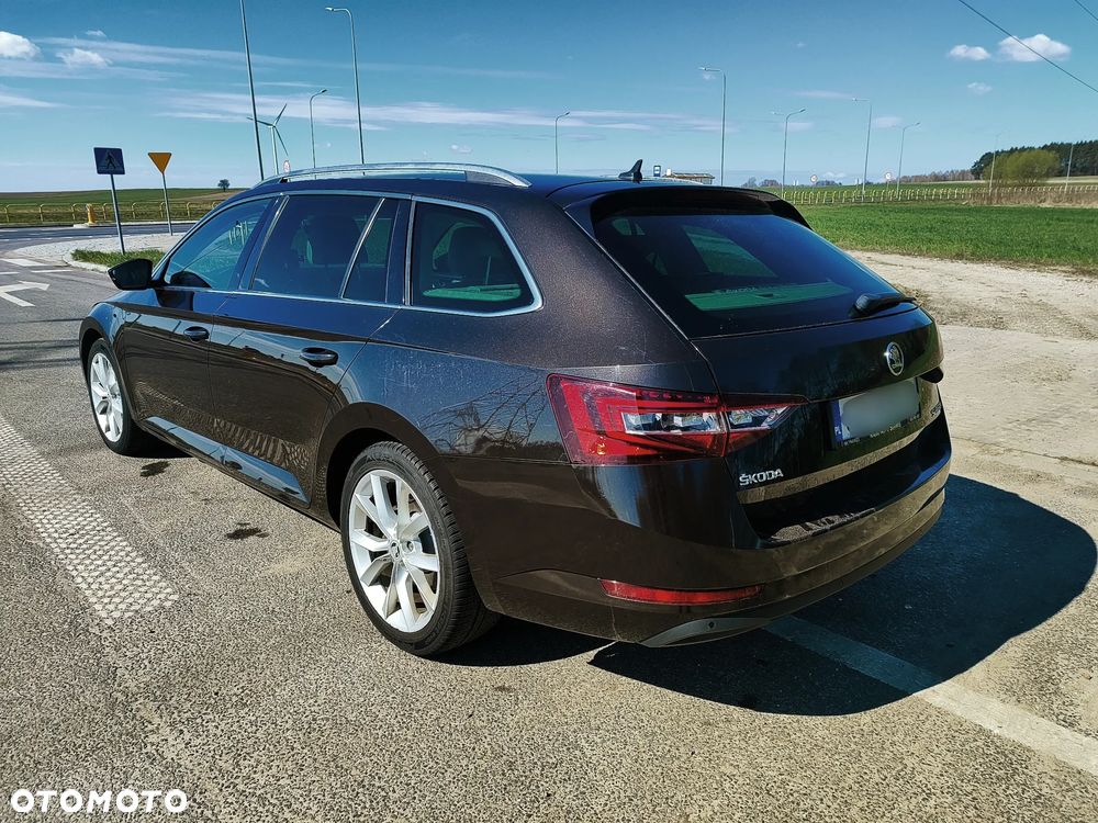 Skoda Superb 2.0 TDI Style - 4