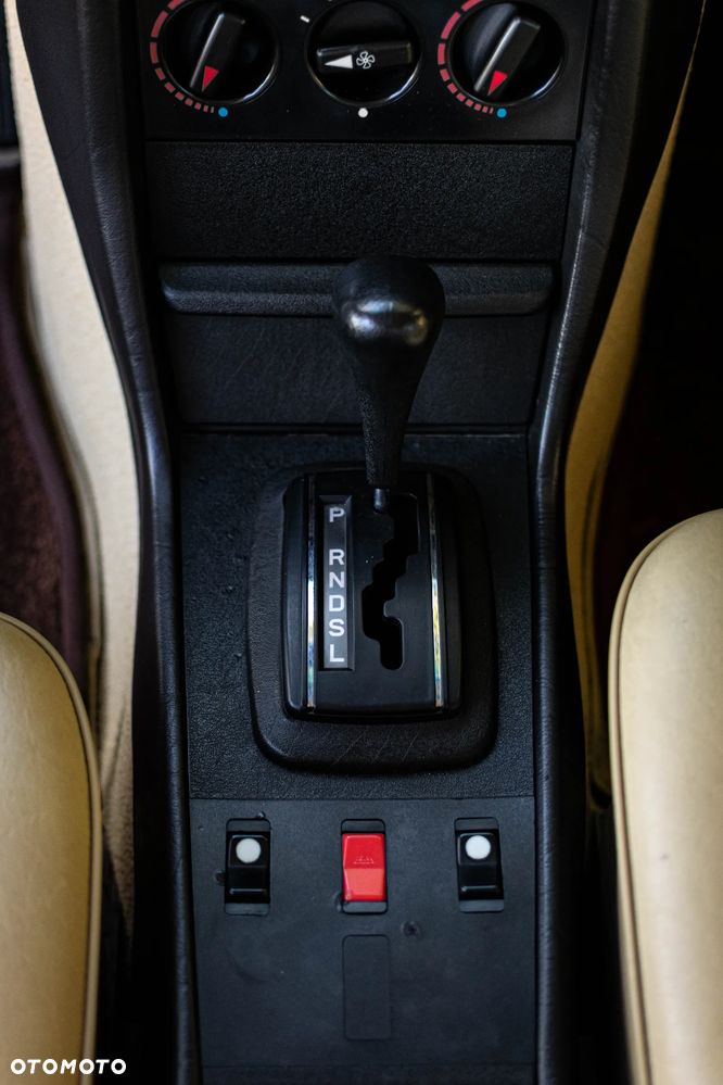 Mercedes-Benz W123 - 22