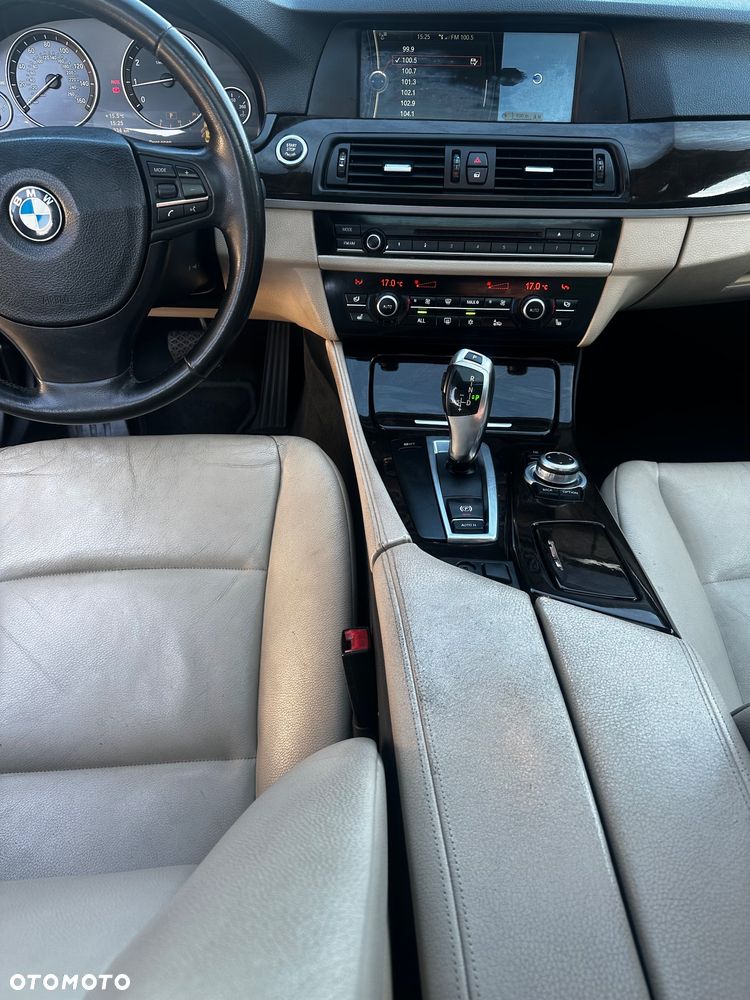BMW Seria 5 535i Luxury Line - 12