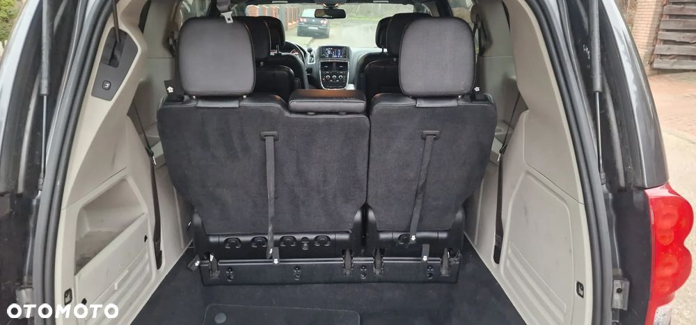 Dodge Grand Caravan - 16