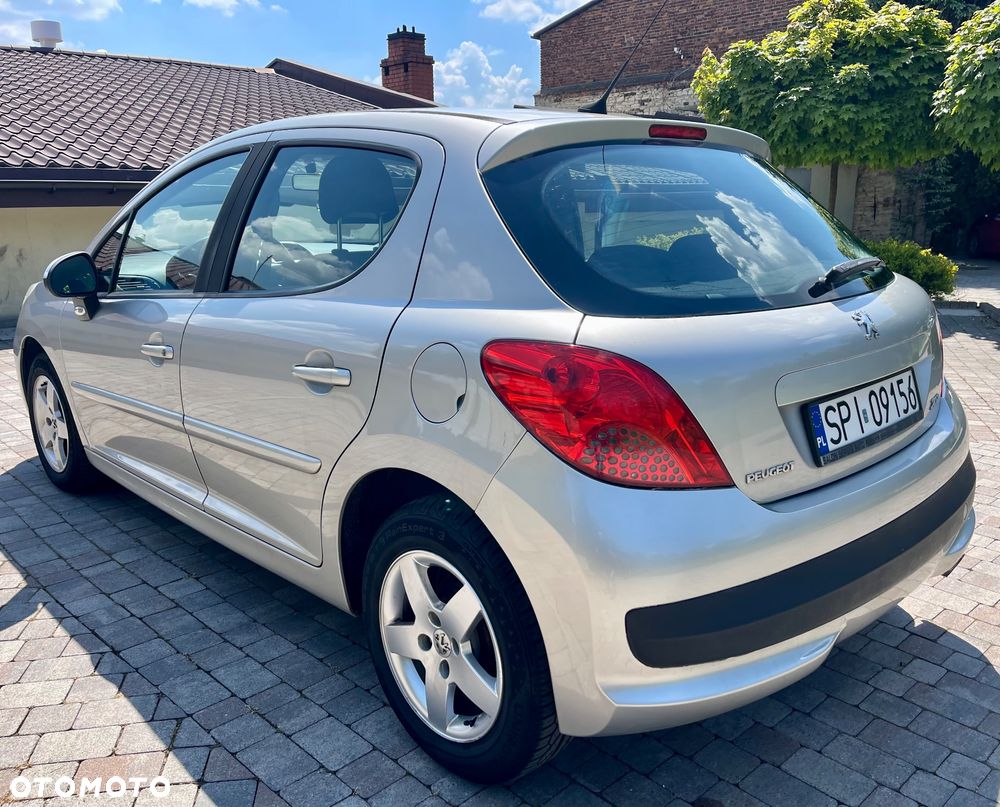Peugeot 207 1.4 16V Trendy - 3
