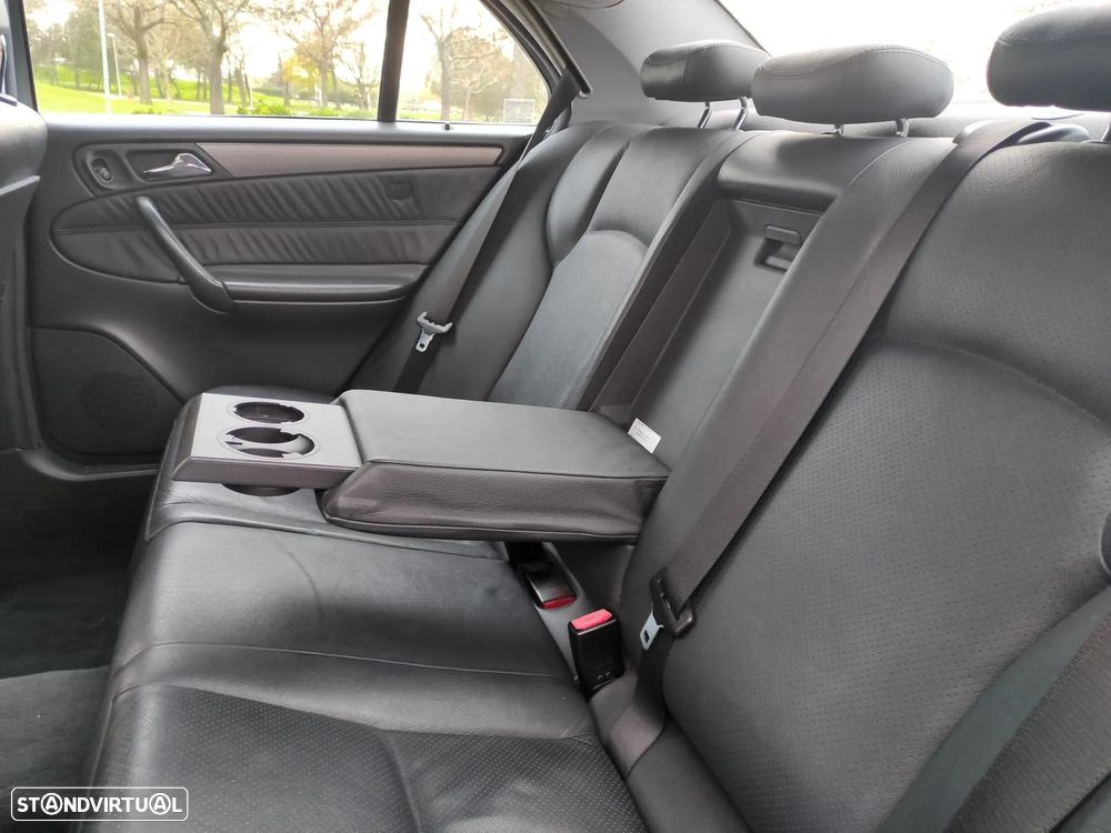 Mercedes-Benz C 220 - 13