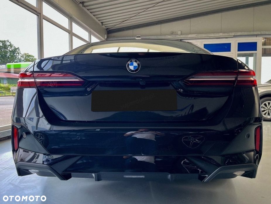 BMW Seria 5 520d xDrive mHEV M Sport - 8