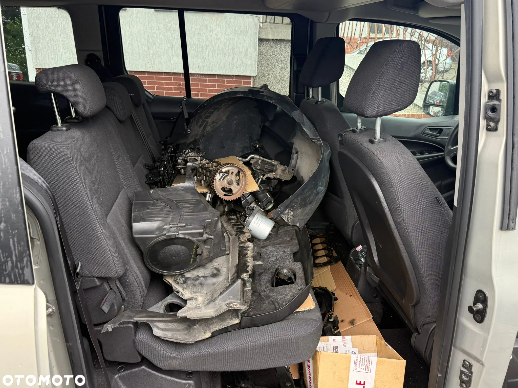 Ford Tourneo Connect - 11